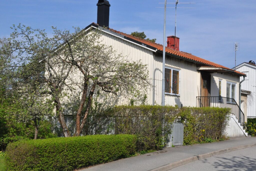Renovering Takläckage Villa. Upplands Väsby