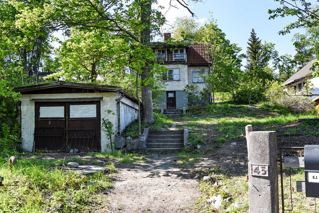 Vattenläcka garagetak papp & takrenovering. Älta Nacka